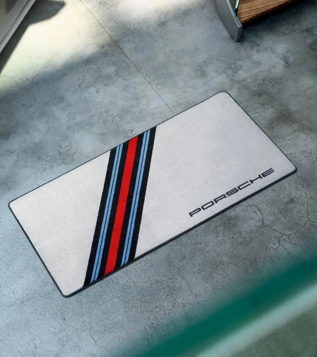 Porsche Martini Racing Design Garagenmatte